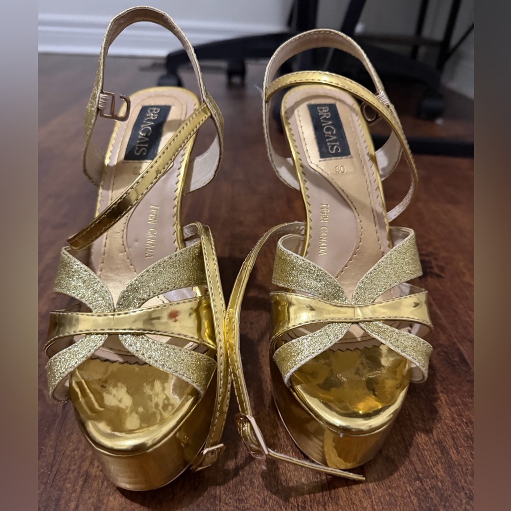 BRAGAS Metallic Gold Glitter Platform Sandals